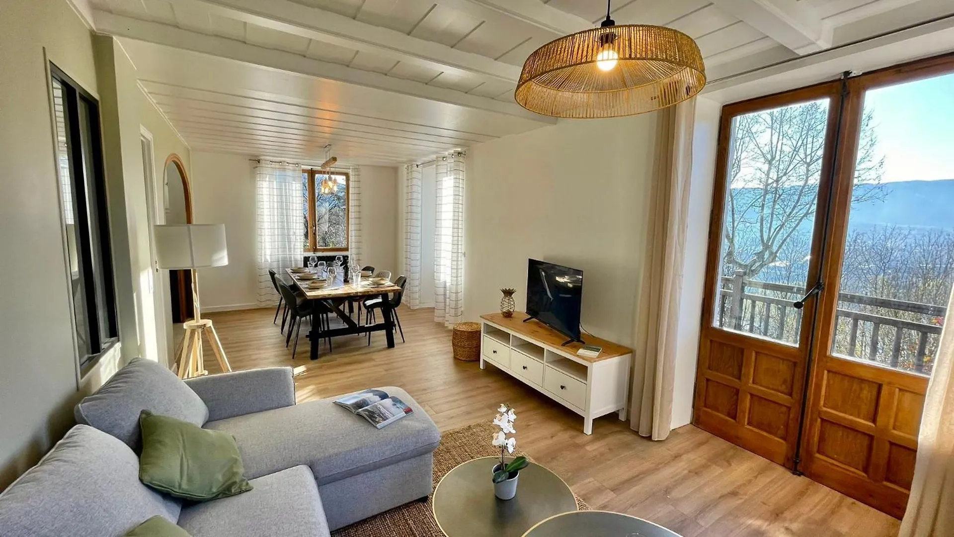 Les Balcons De Chambery Apartment