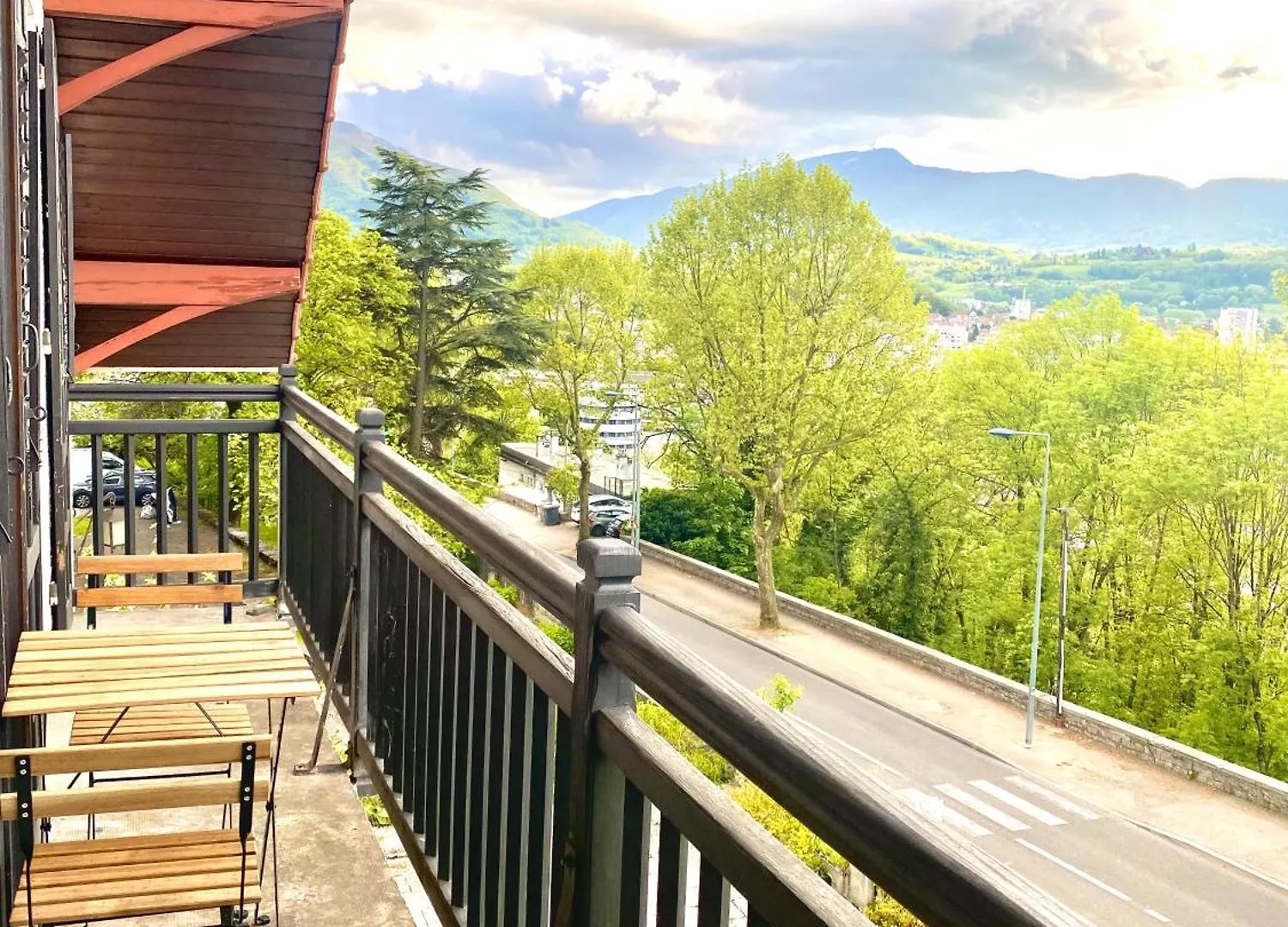Les Balcons De Chambery Apartment