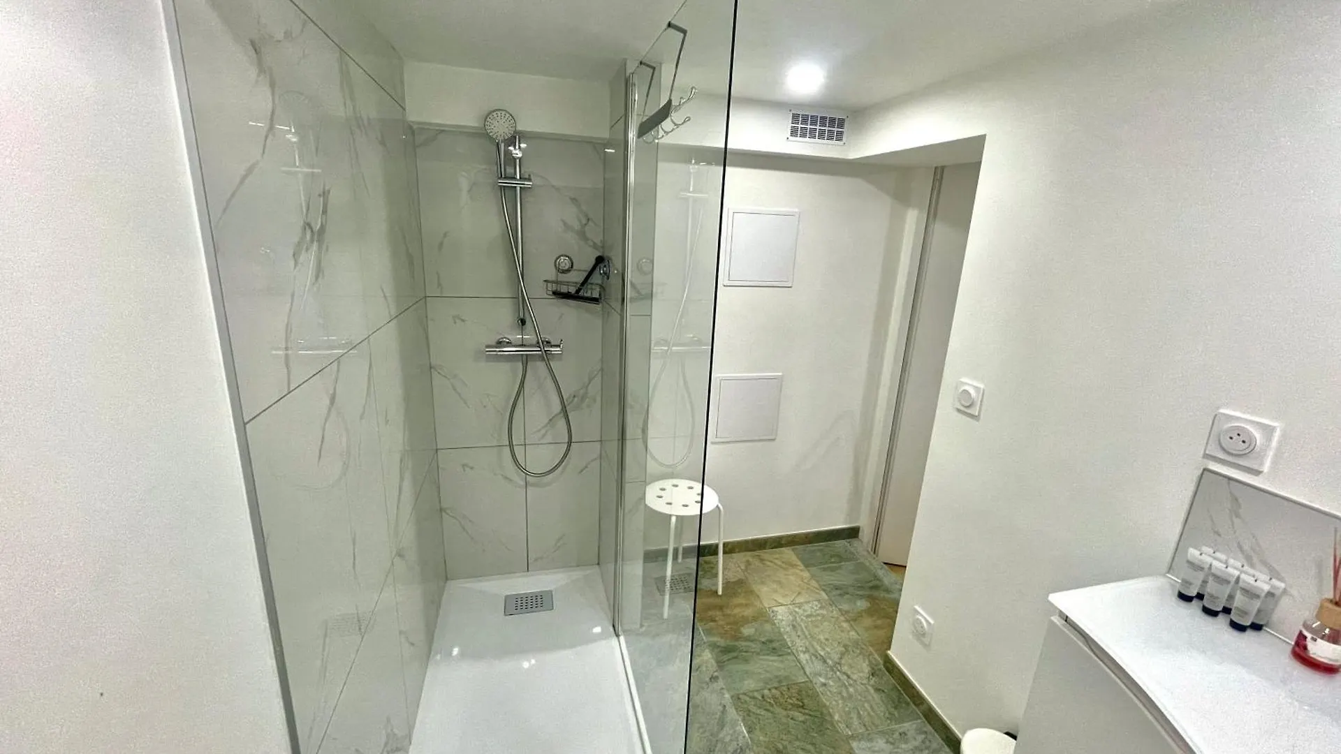 Les Balcons De Chambery Apartment