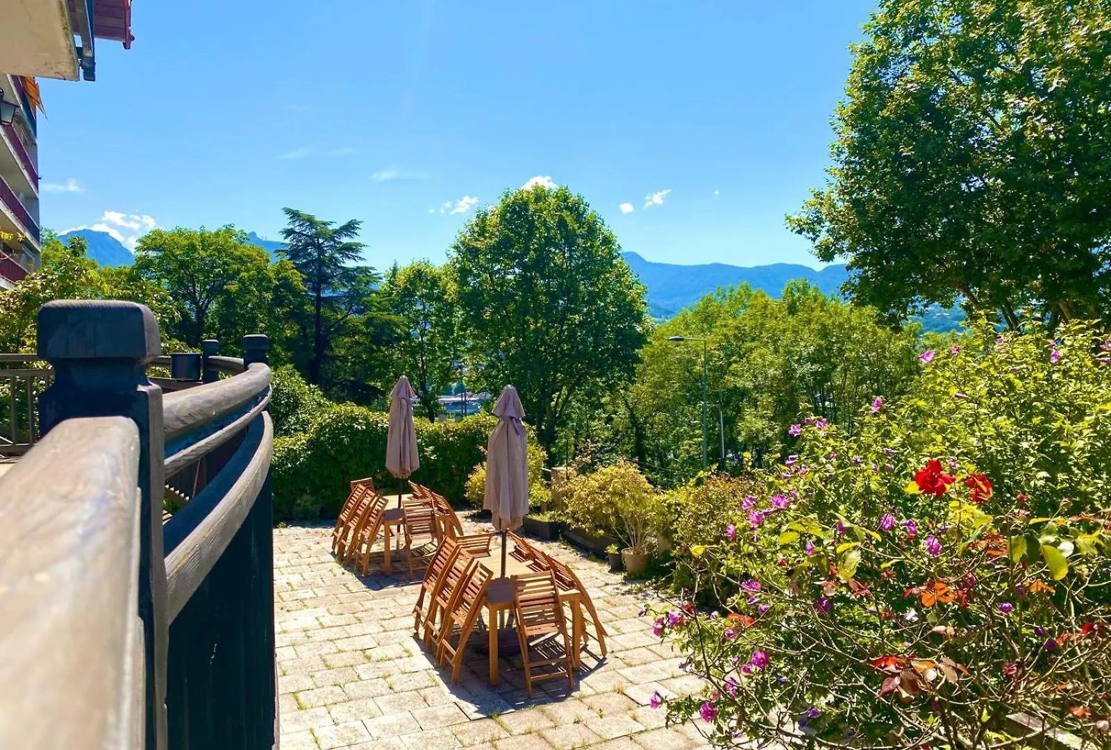 Les Balcons De Chambery Apartment 0*,
